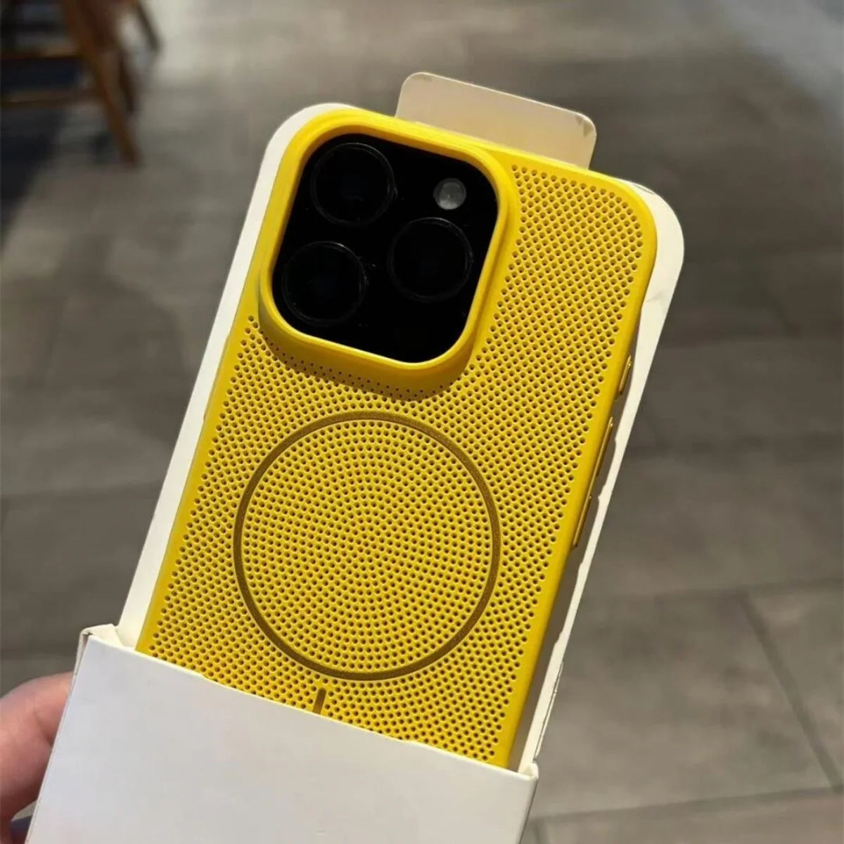Mesh Heat Dissipation iPhone Case — MagSafe Magnetic Shockproof Cover
