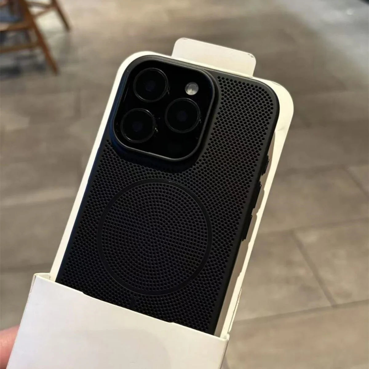 Mesh Heat Dissipation iPhone Case — MagSafe Magnetic Shockproof Cover