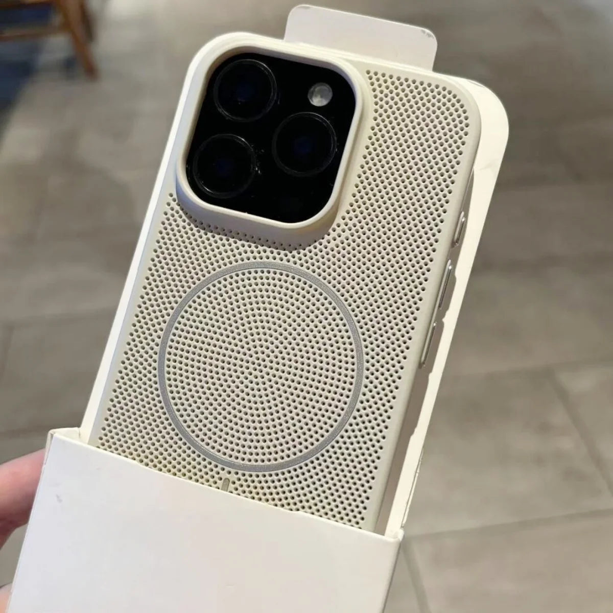 Mesh Heat Dissipation iPhone Case — MagSafe Magnetic Shockproof Cover