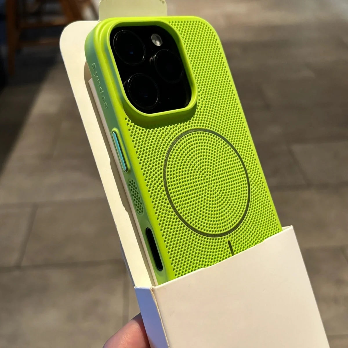 Mesh Heat Dissipation iPhone Case — MagSafe Magnetic Shockproof Cover